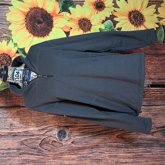 Port Authority 1/4 zip top - Picture 1 of 4